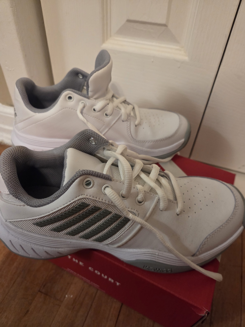 K-Swiss Women's Size 7.5 White and Gray Athletic Sneakers - Picture 7 of 8